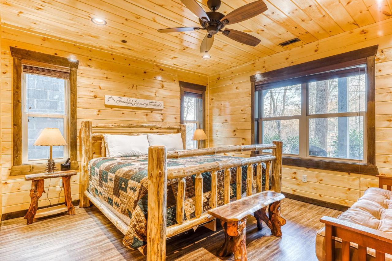 The Great Dogwood Manor Holiday home