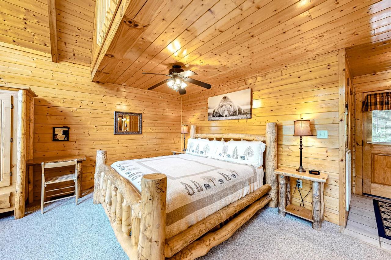 Daa Bear's Apartment