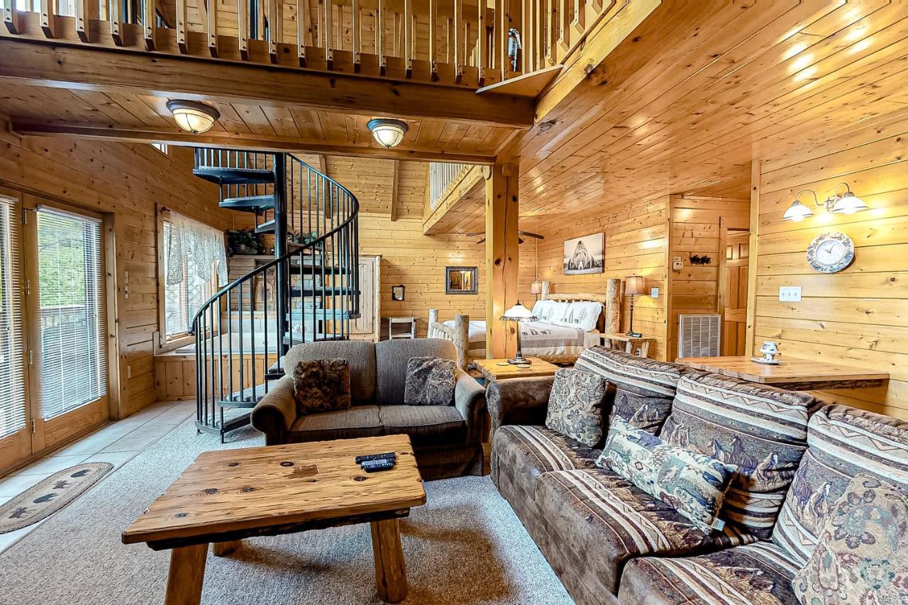 Daa Bear's Apartment