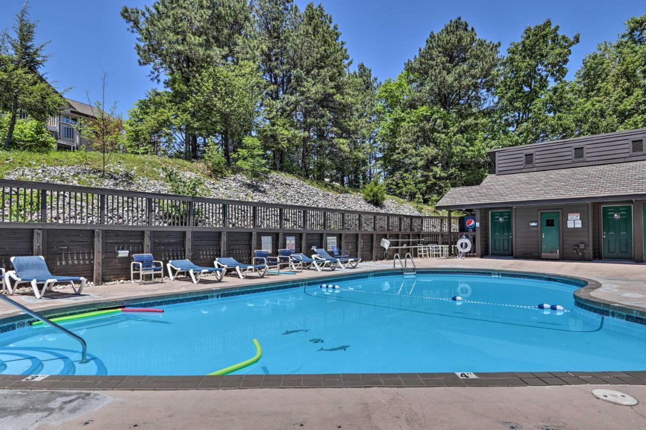 With Pool And Grill Access About 4 Mi To Gatlinburg! Apartment