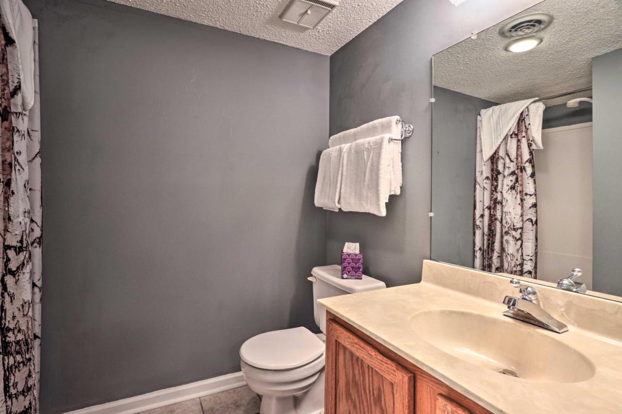Apartment With Pool And Grill Access About 4 Mi To Gatlinburg!