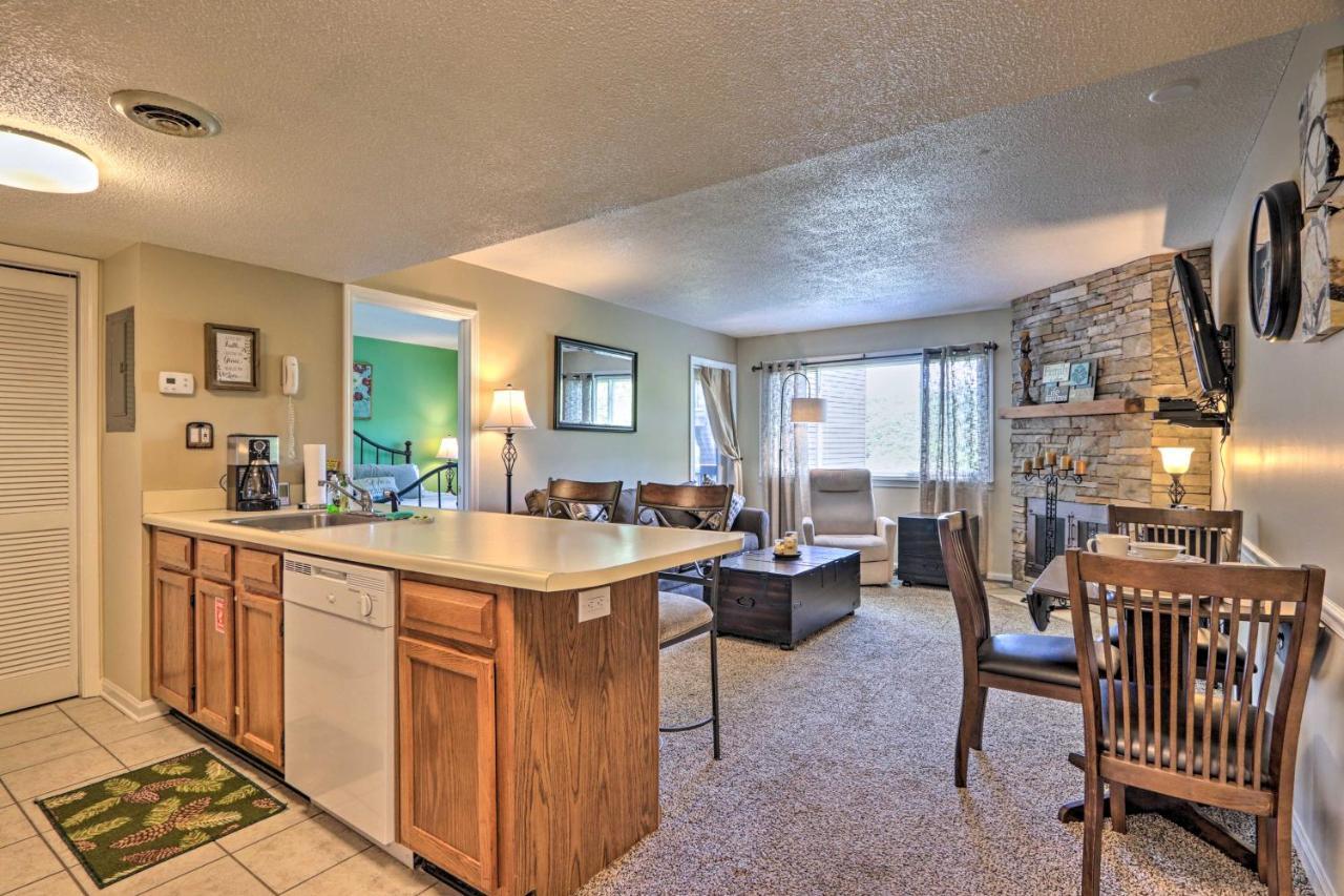 With Pool And Grill Access About 4 Mi To Gatlinburg! Apartment