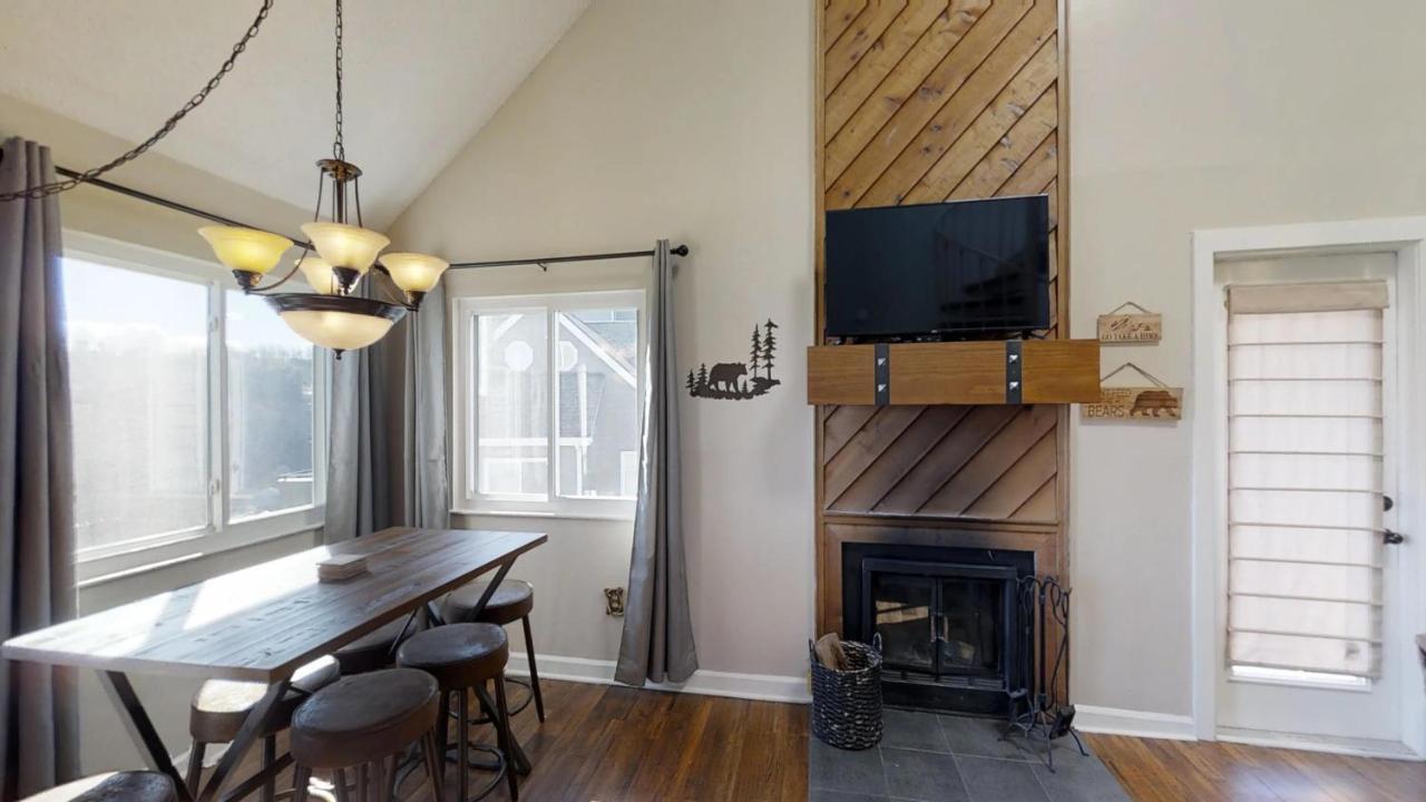 Smoky Summit Apartment