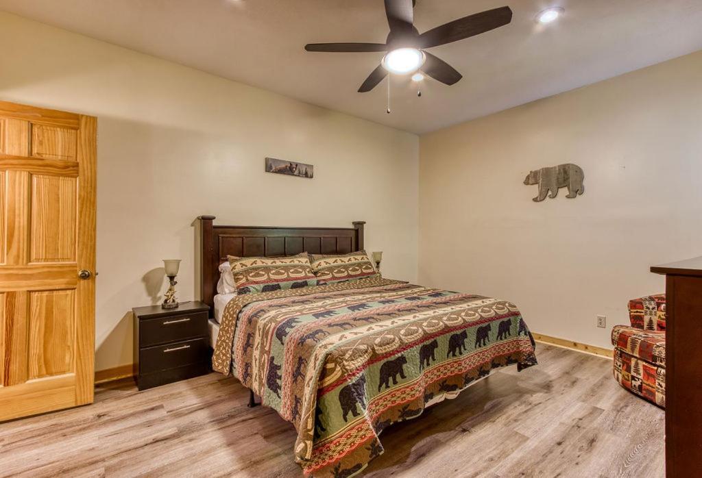View Chalet, Hot Tub, 1089 Of Free Attraction Tickets For Each Paid Day, Dollywood And More! *