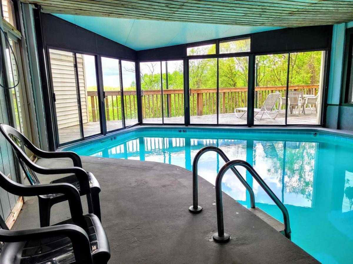 Gatlinburg's Ski Mountain Resort, 10 Min From Downtown, King Bed, Pool, Hot Tub, Private Balcony Lowest Prices Of The Year Gatlinburg