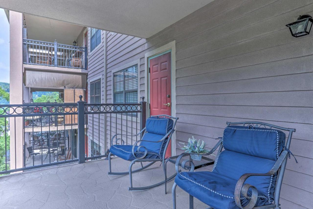 Bootleggers Hideaway In Downtown Gatlinburg! * Gatlinburg