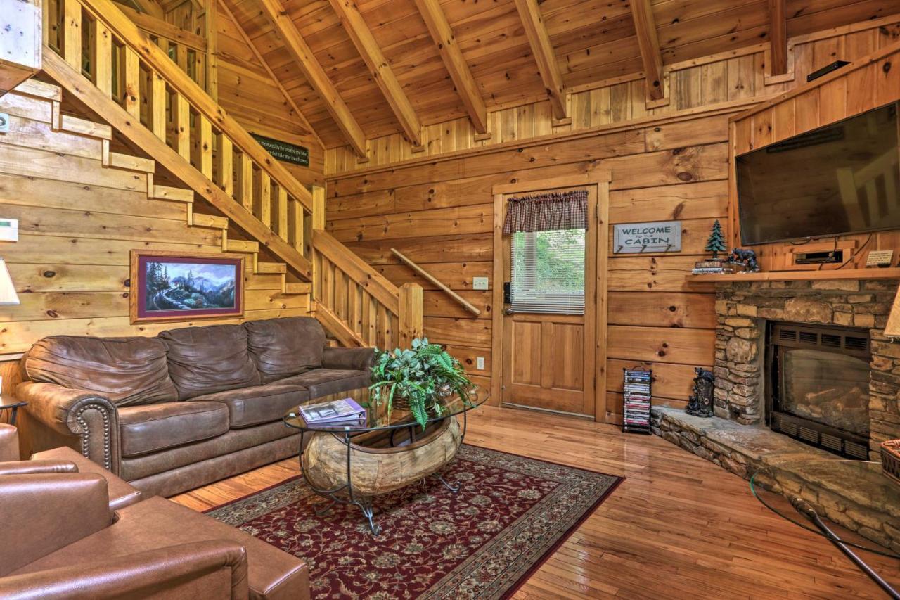 Holiday home Mountainside Escape With Deck And Hot Tub! *