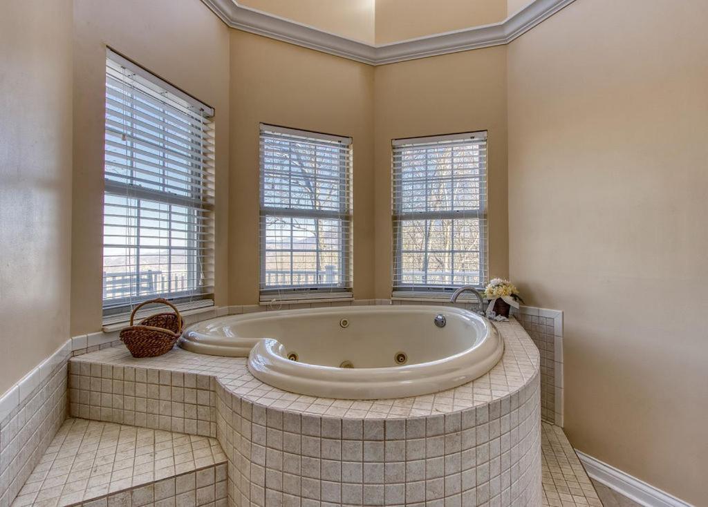 Ober Hideaway, Hot Tub, Wifi, 1089 Free Tickets Each Paid Day, Dollywood And