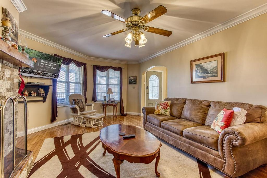 Ober Hideaway, Hot Tub, Wifi, 1089 Free Tickets Each Paid Day, Dollywood And