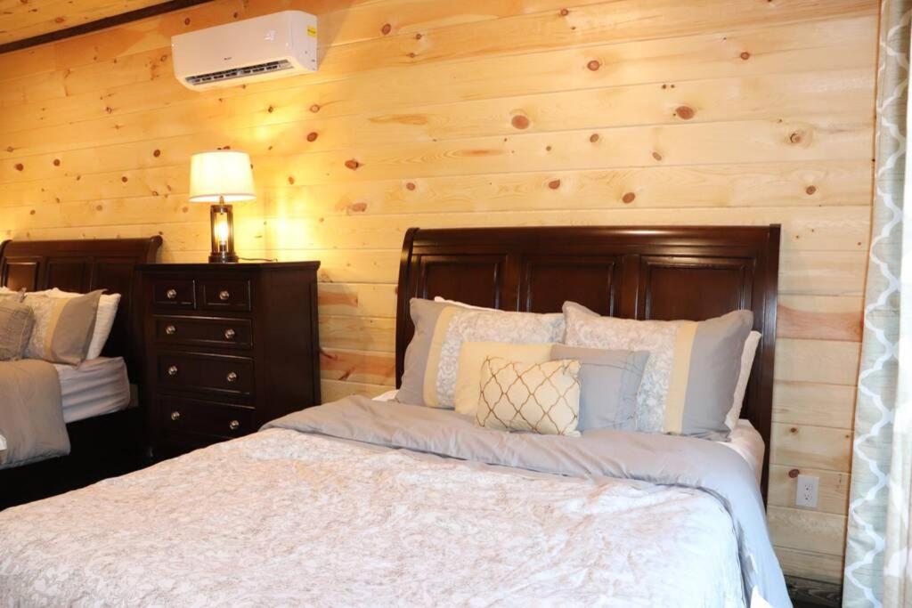 Village- Amazing Mountain Views - Piney Butt Place Holiday home