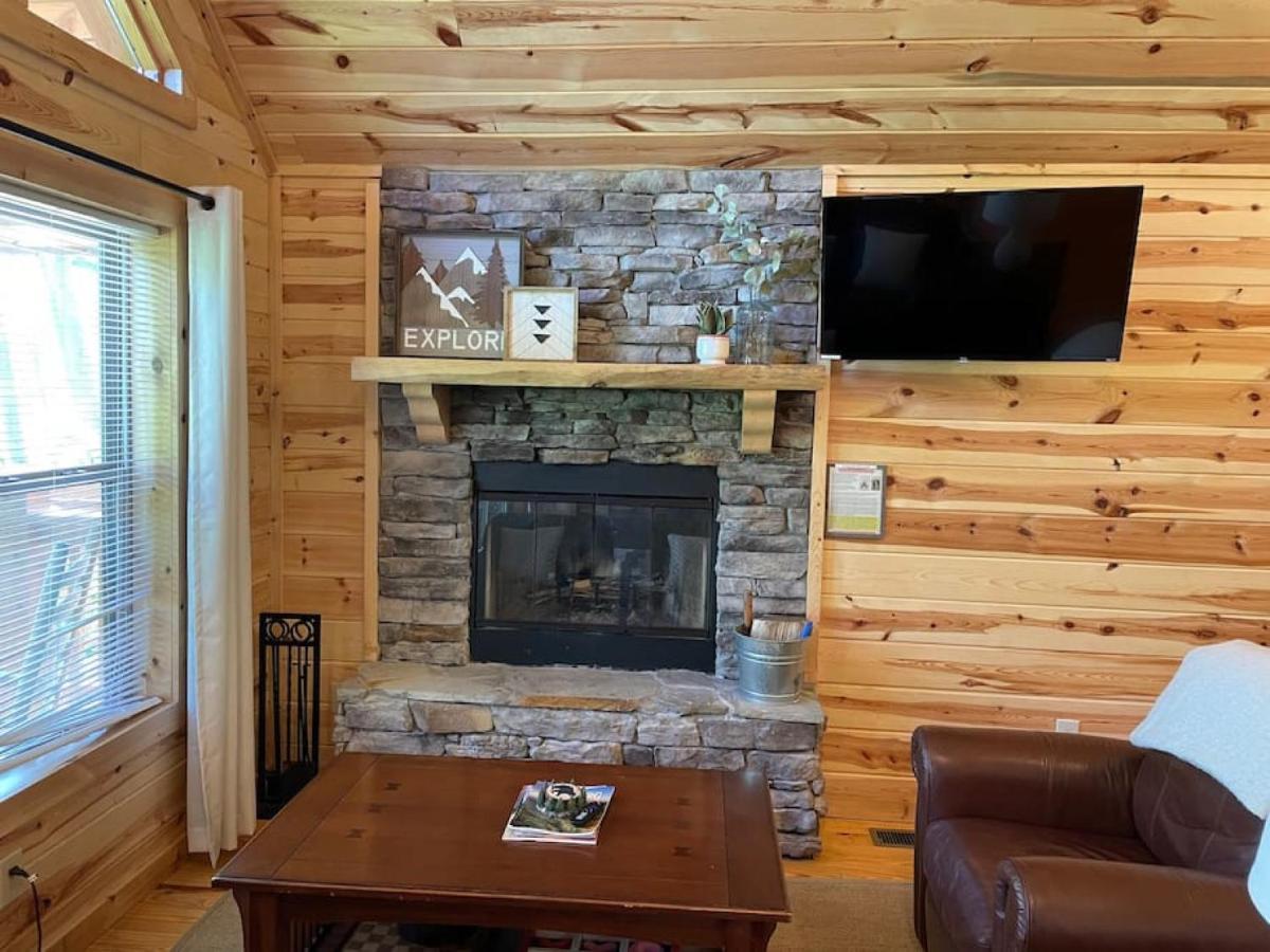 Holiday home Take It Easy With Hot Tub And Community Pool Gatlinburg
