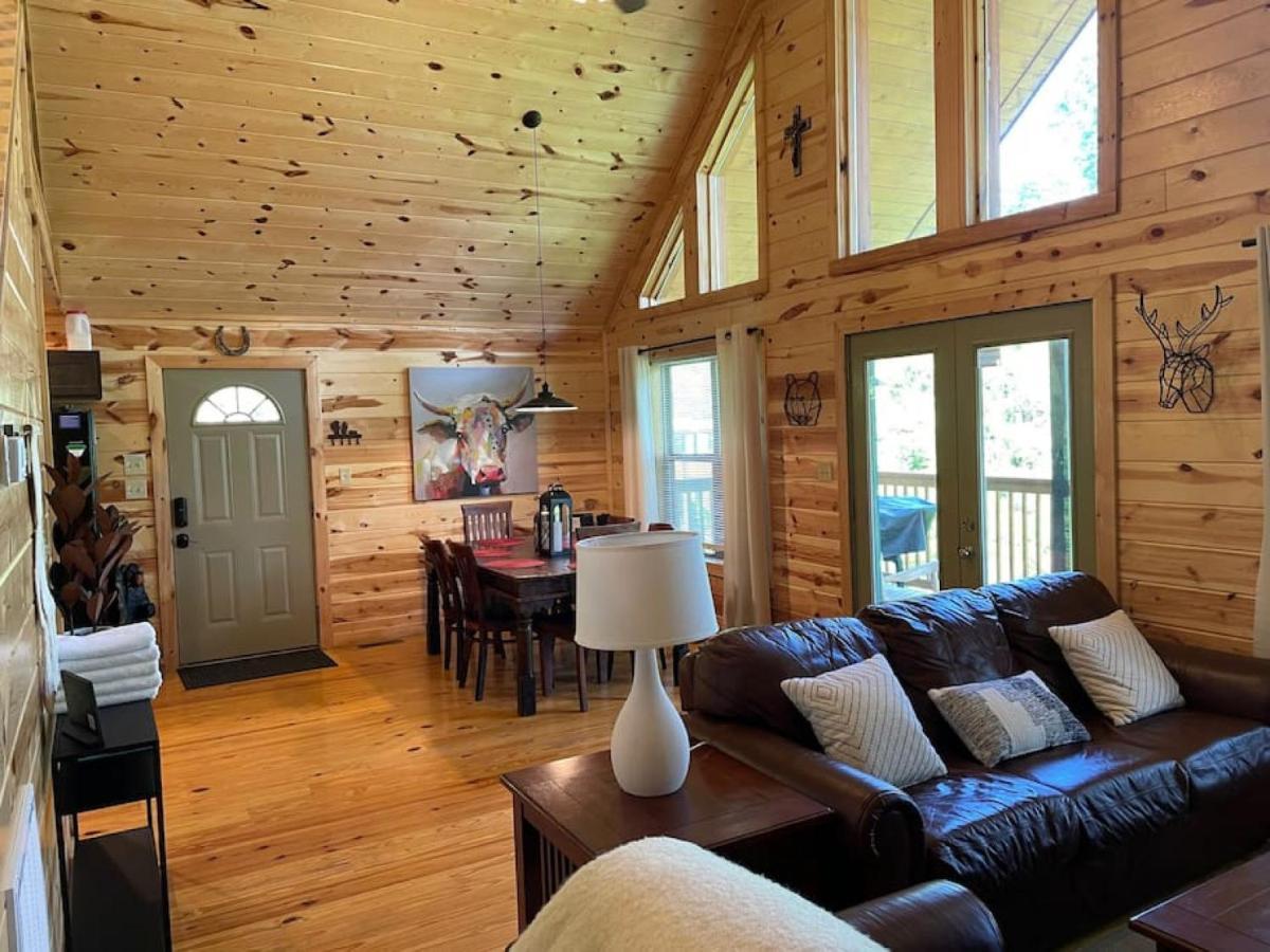 Holiday home Take It Easy With Hot Tub And Community Pool Gatlinburg