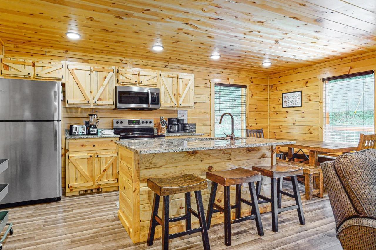Knotty Escape Holiday home *