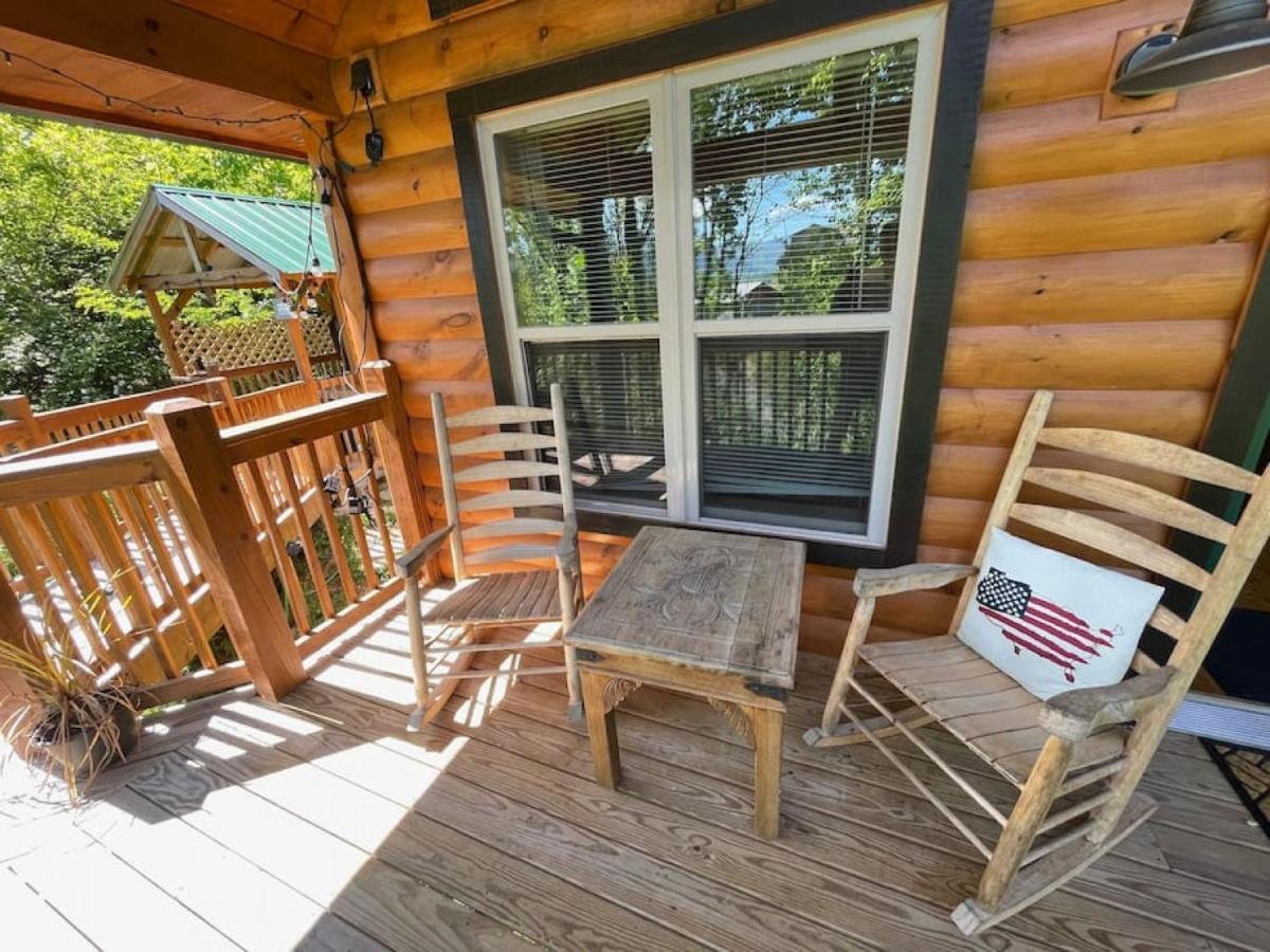 Take It Easy With Hot Tub And Community Pool Holiday home Gatlinburg