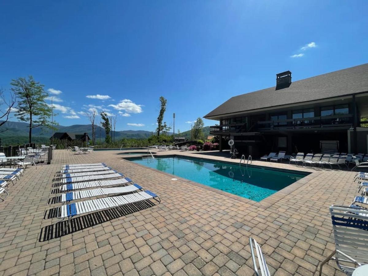 Take It Easy With Hot Tub And Community Pool * Gatlinburg
