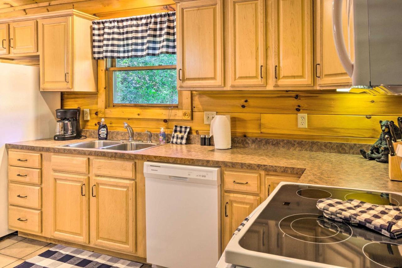 Holiday home Bear Paw With Hot Tub And Pool Table!