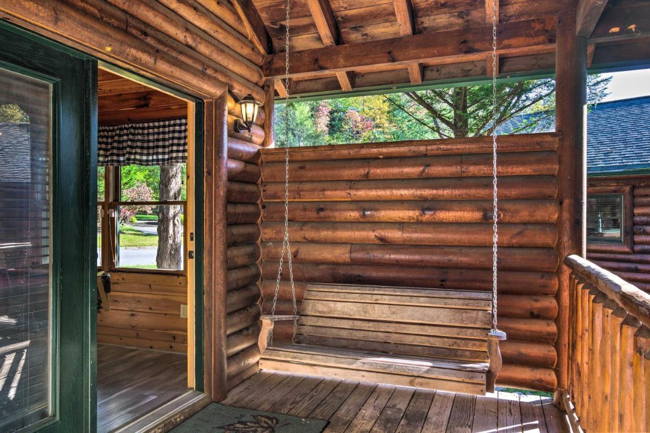 Bear Paw With Hot Tub And Pool Table! Holiday home Gatlinburg