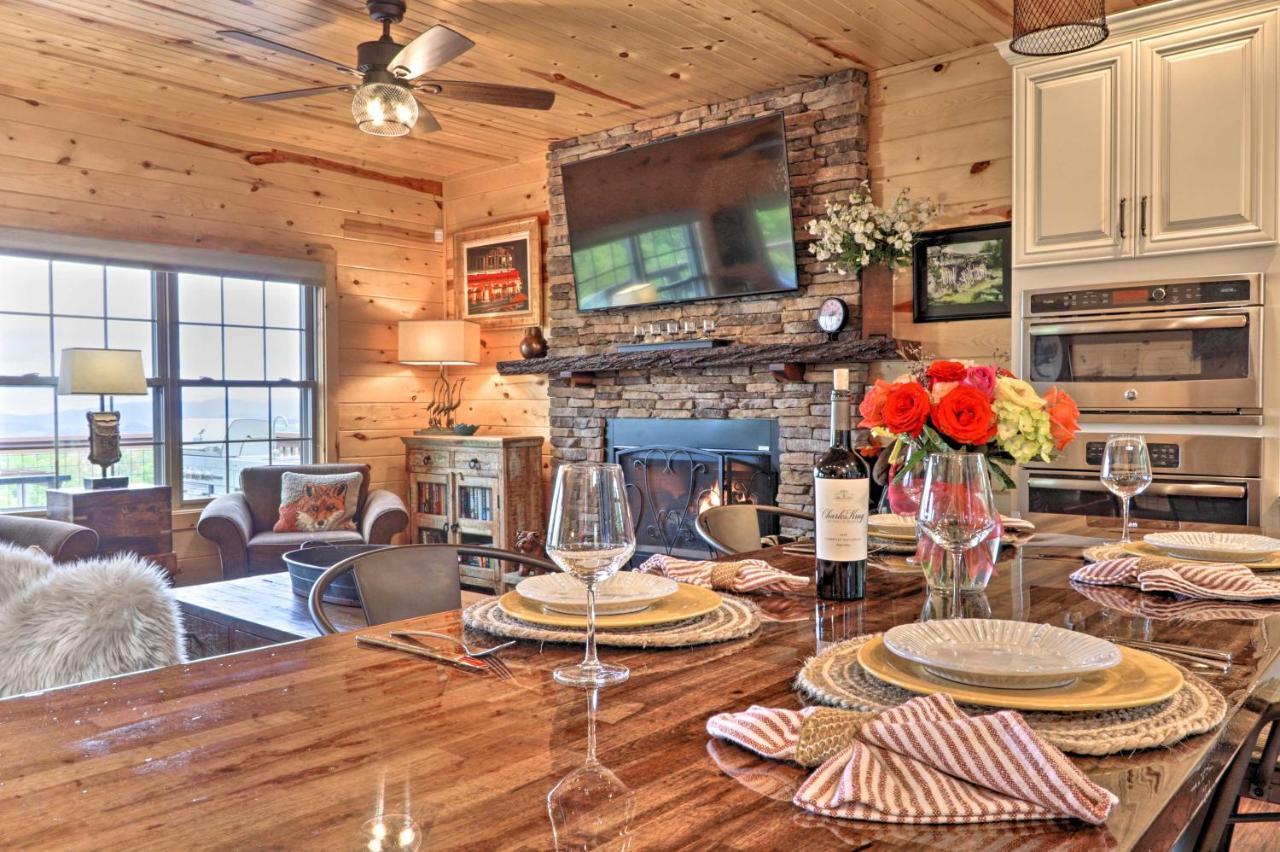 Woodsy Retreat With Fire Pit And Amenities