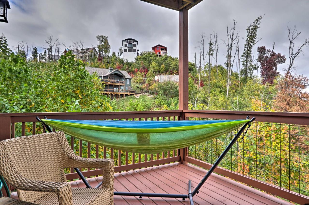 Woodsy Retreat With Fire Pit And Amenities *