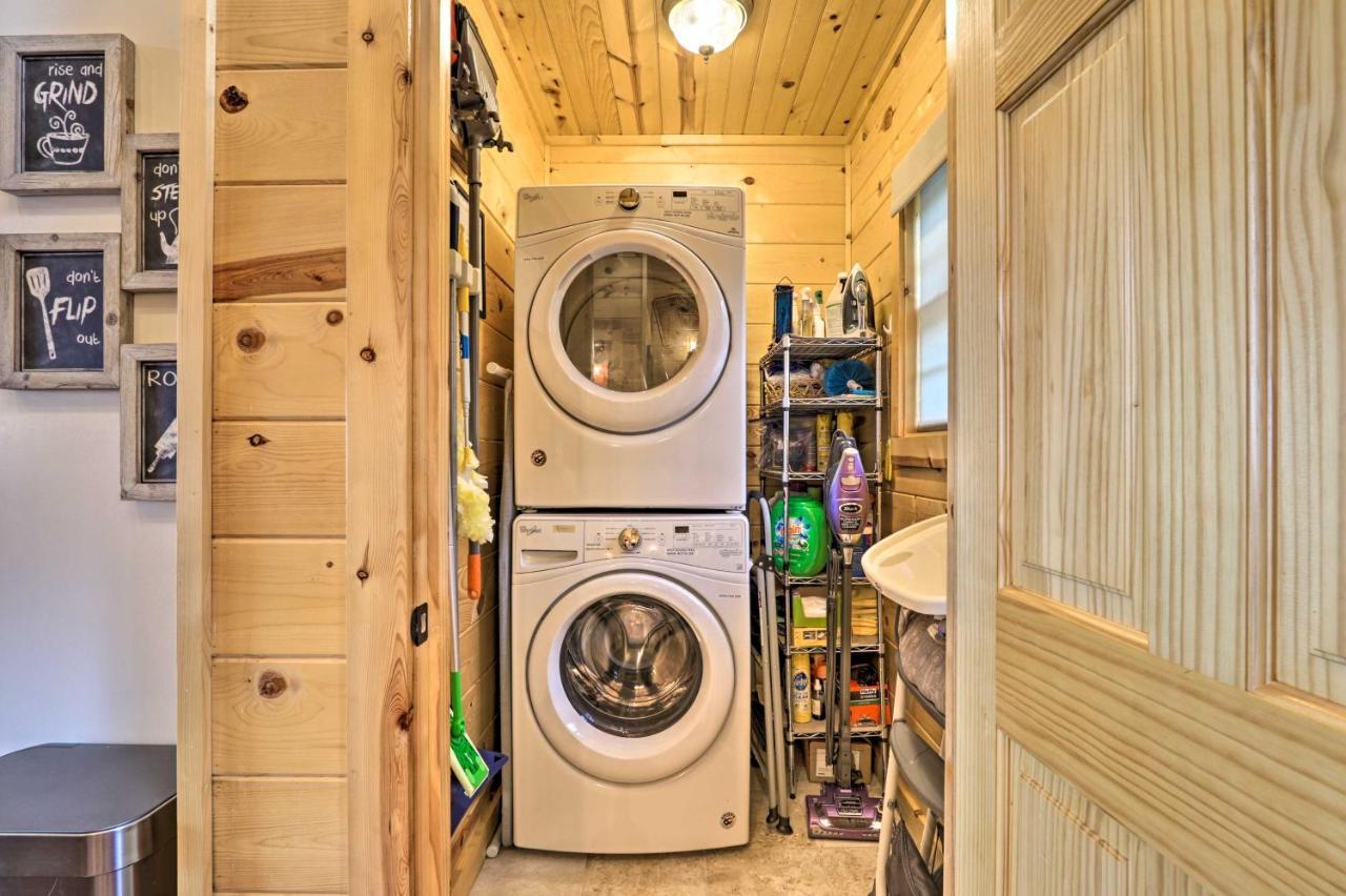 Holiday home Woodsy Retreat With Fire Pit And Amenities *