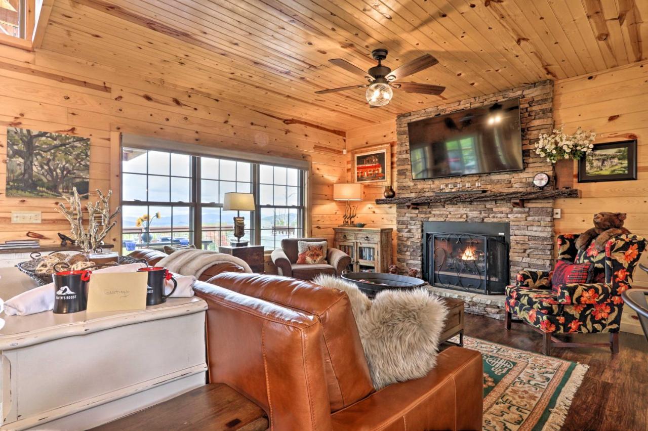 Woodsy Retreat With Fire Pit And Amenities Holiday home