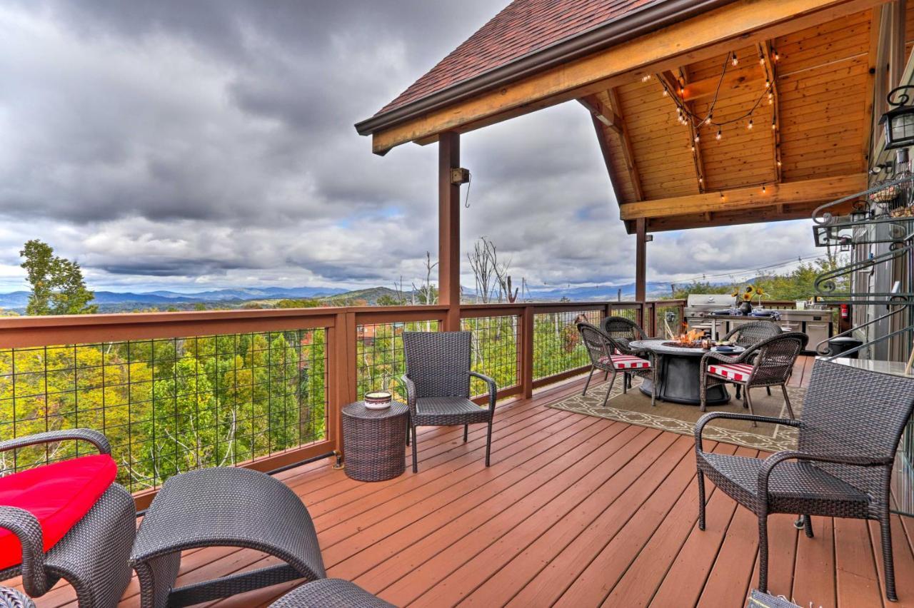 Holiday home Woodsy Retreat With Fire Pit And Amenities Gatlinburg