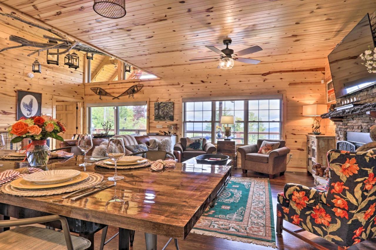 Holiday home Woodsy Retreat With Fire Pit And Amenities Gatlinburg