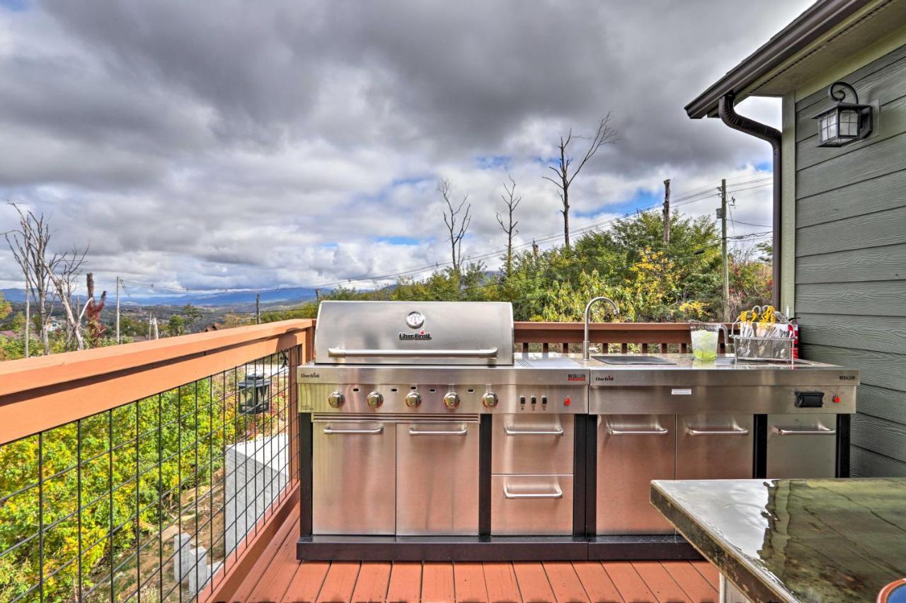 Woodsy Retreat With Fire Pit And Amenities Holiday home