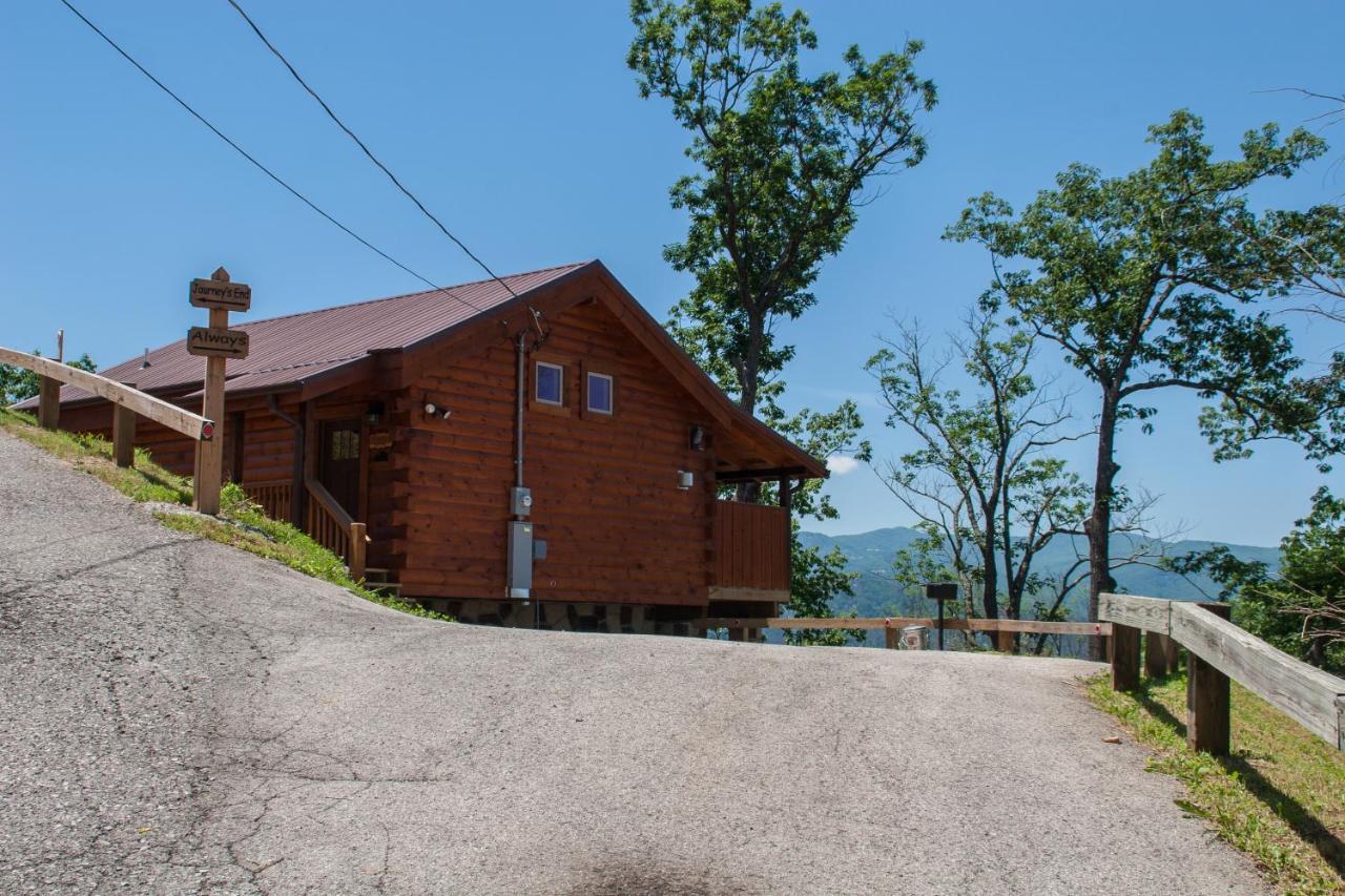 Always, 1 Bedroom, Hot Tub, Jetted Tub, Fireplace, Wifi, Sleeps 2 Gatlinburg