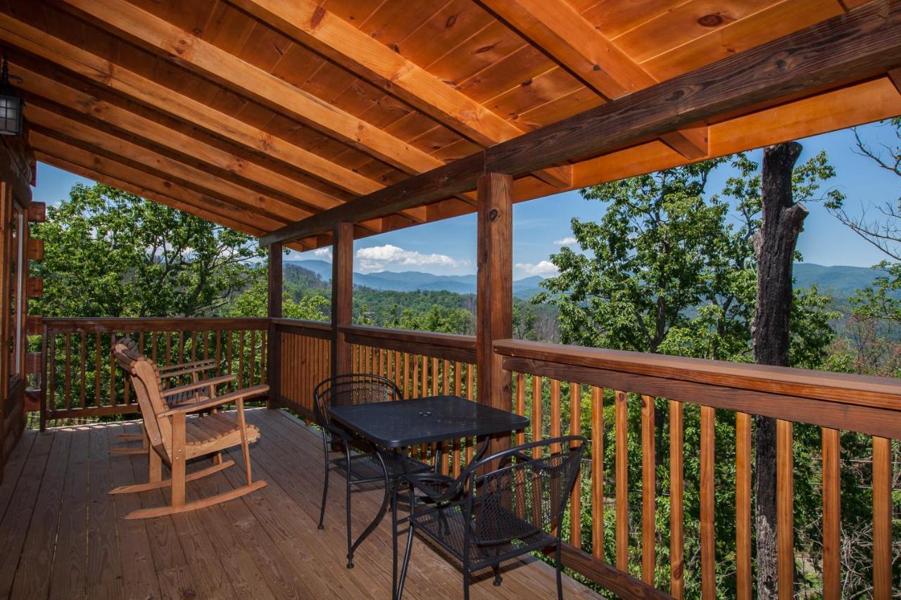 Always, 1 Bedroom, Hot Tub, Jetted Tub, Fireplace, Wifi, Sleeps 2 *