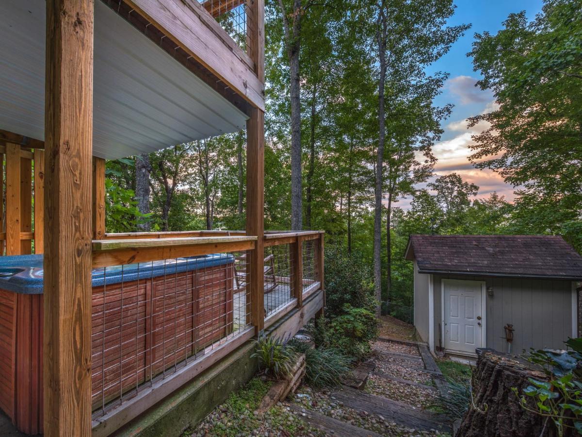 Holiday home Bear View Chalet, 3 Bedroom, Pool, Pets, Arcades, Wifi, Hot Tub, Sleeps 12 Gatlinburg