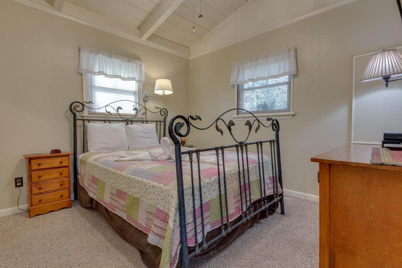 Bear View Chalet, 3 Bedroom, Pool, Pets, Arcades, Wifi, Hot Tub, Sleeps 12 Holiday home