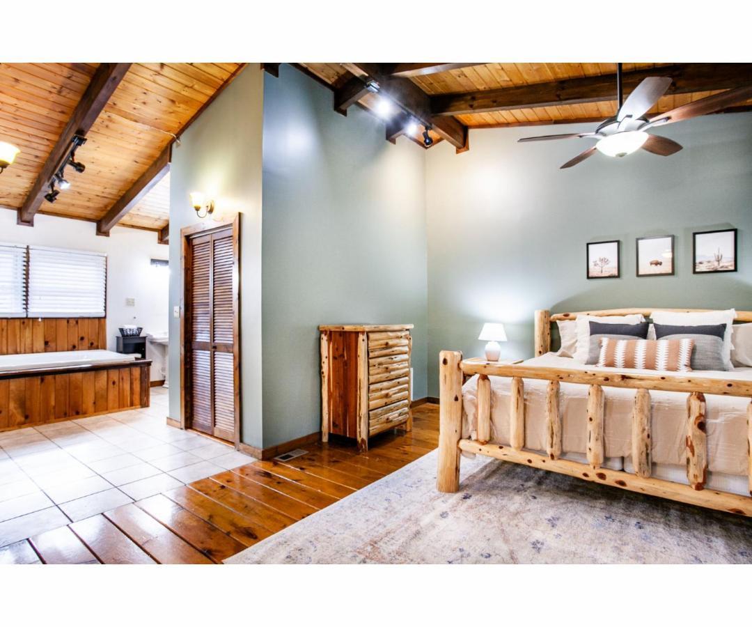 Holiday home Hideaway - Hot Tub, Fireplace, Grill Gatlinburg