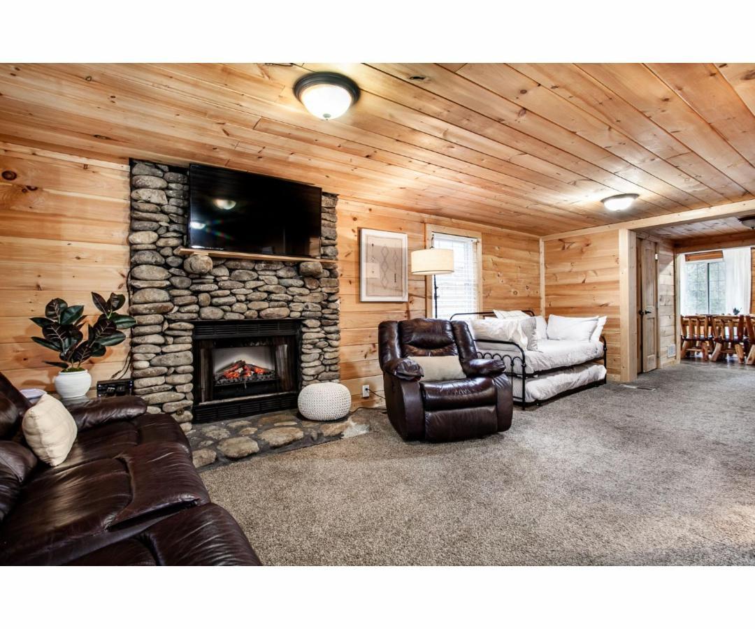 Holiday home Hideaway - Hot Tub, Fireplace, Grill