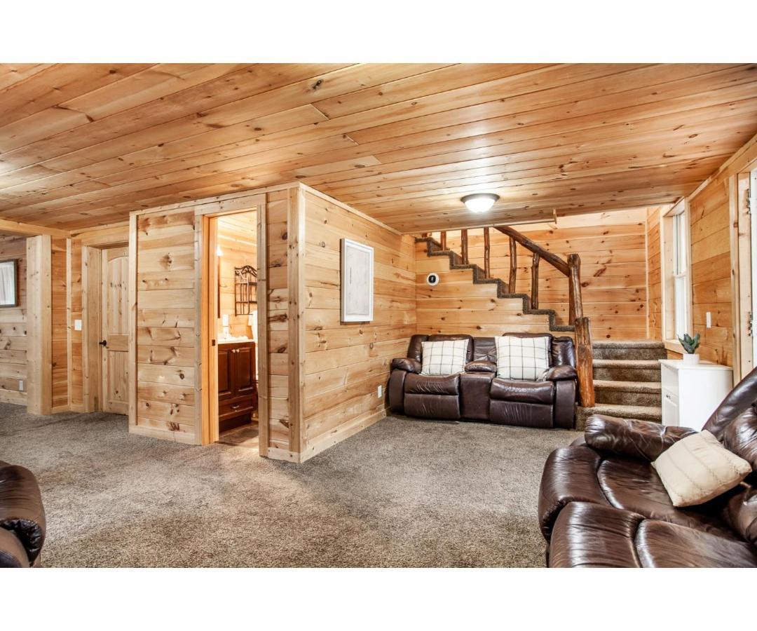 Hideaway - Hot Tub, Fireplace, Grill Holiday home