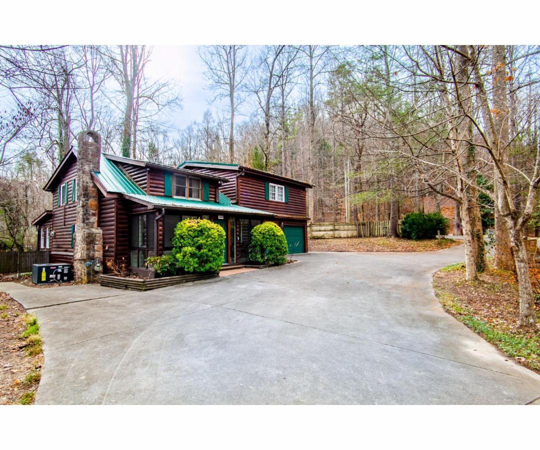 Hideaway - Hot Tub, Fireplace, Grill Holiday home Gatlinburg