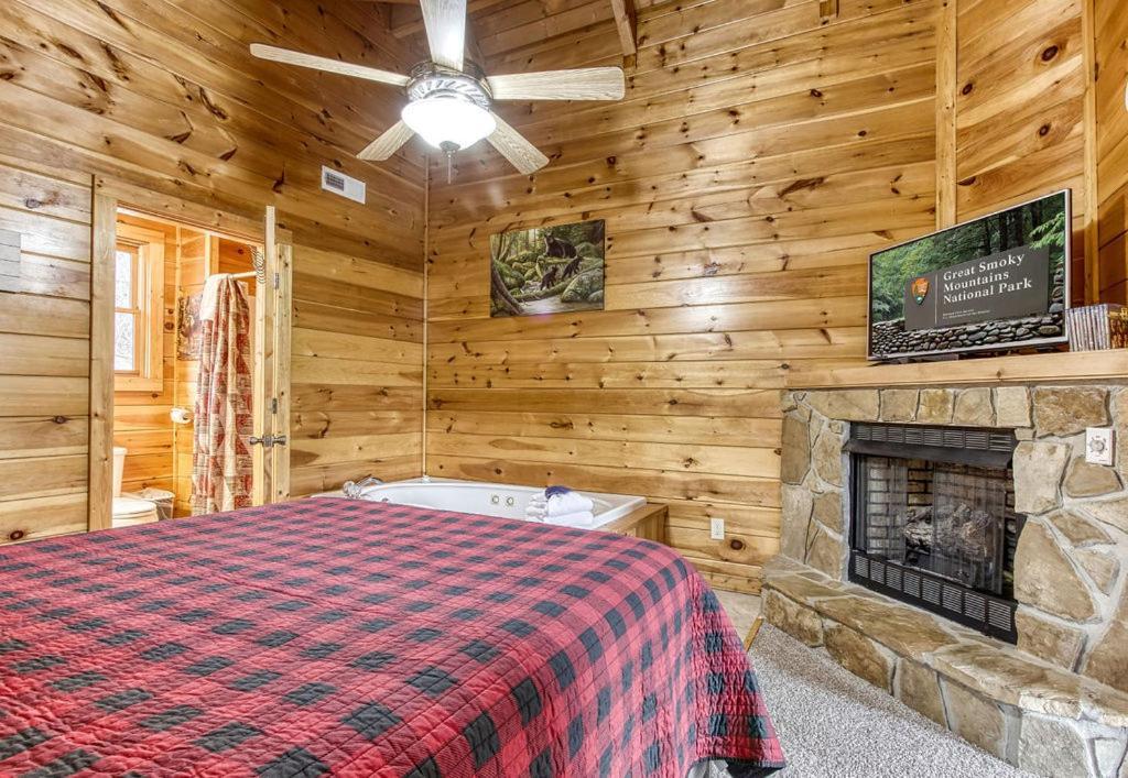 Holiday home Bucky's Bungalow, Hot Tub, 1089 Of Free Attraction Tickets For Each Paid Day, Dollywood And More! Gatlinburg