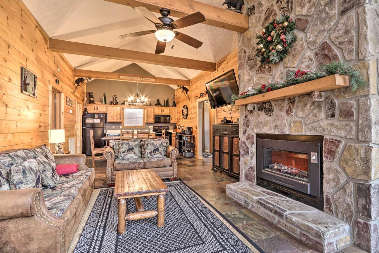 Honey Bear Hideaway With Hot Tub And Mtn Views!