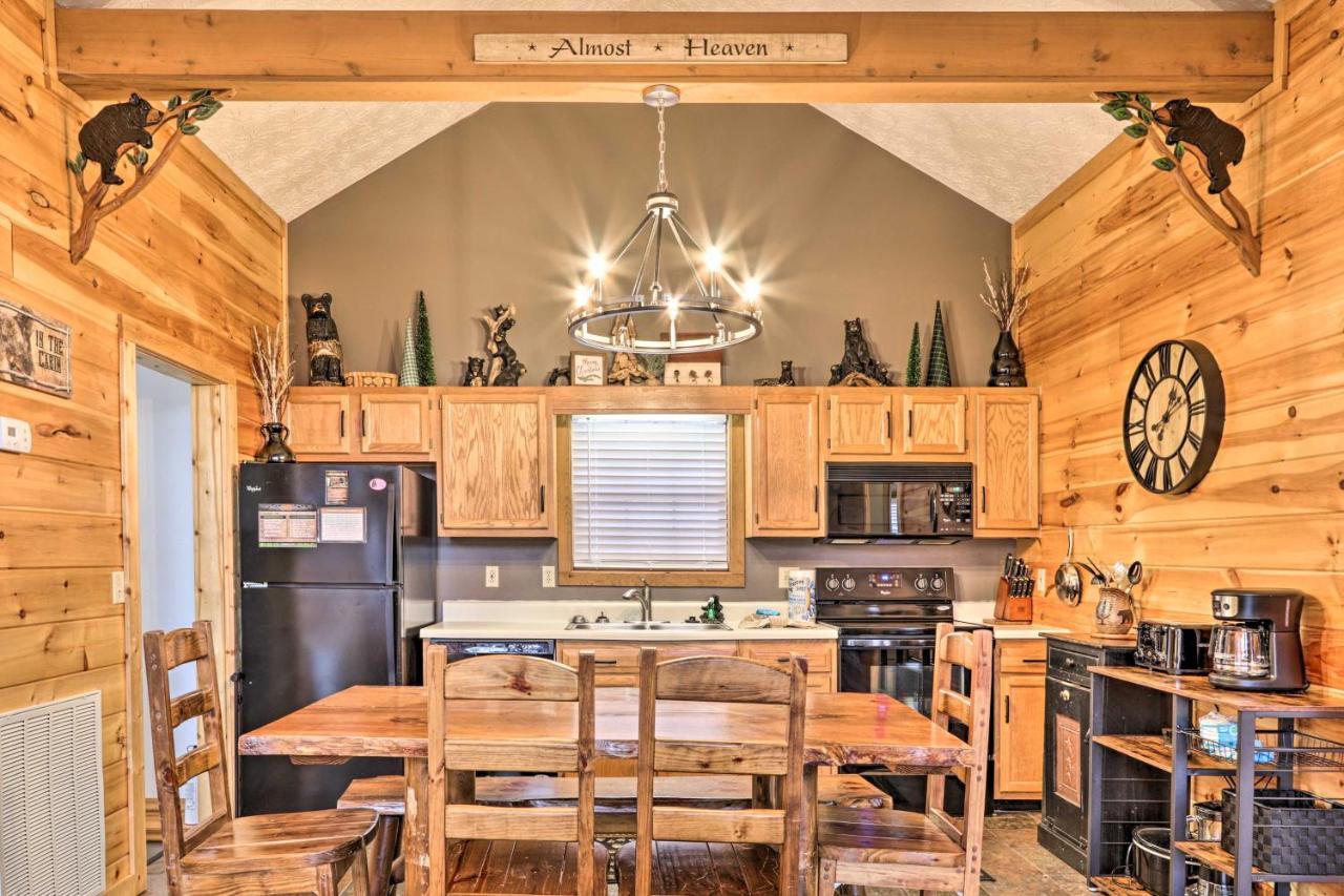 Honey Bear Hideaway With Hot Tub And Mtn Views! Holiday home *