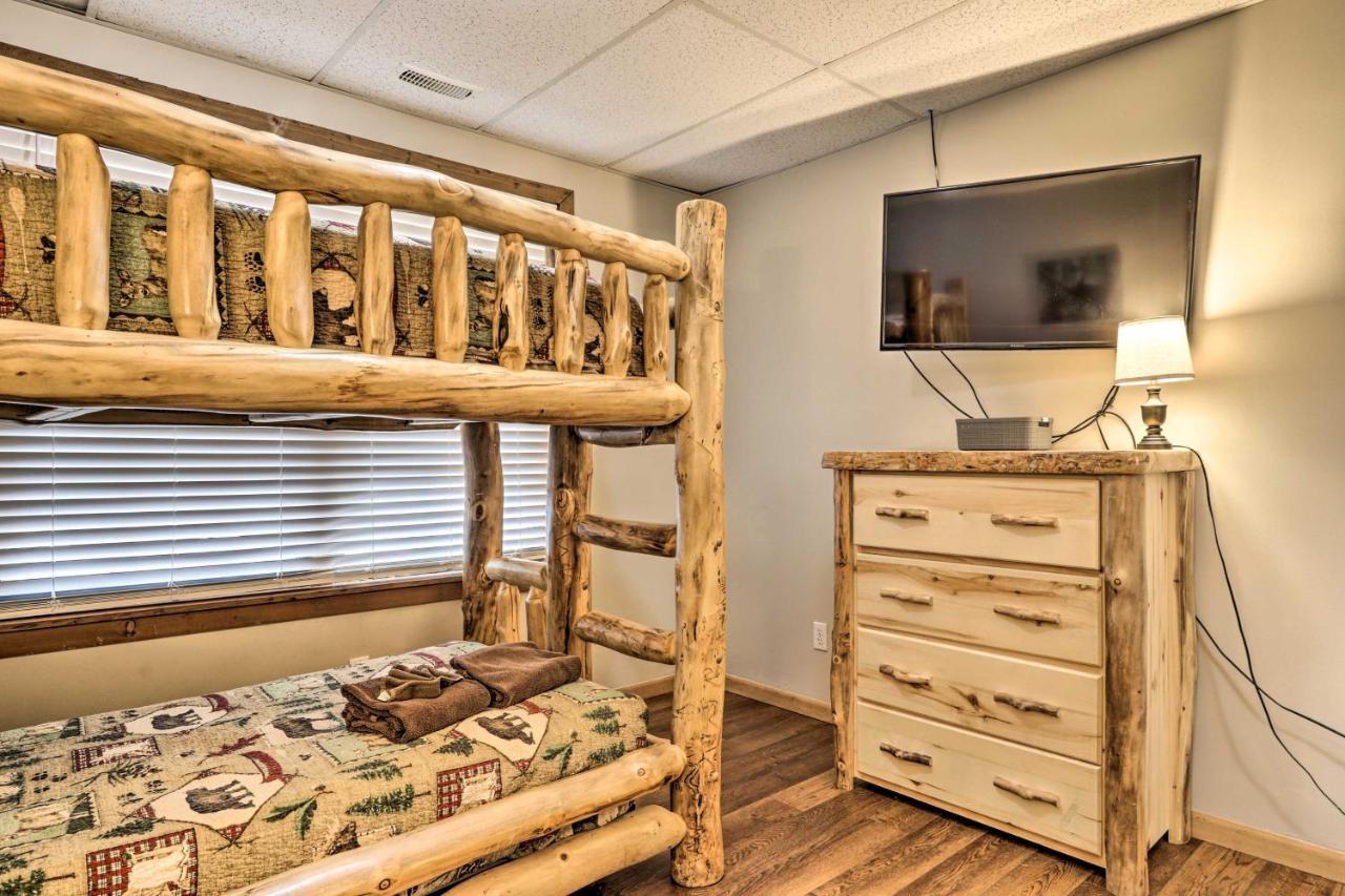 Honey Bear Hideaway With Hot Tub And Mtn Views! Holiday home