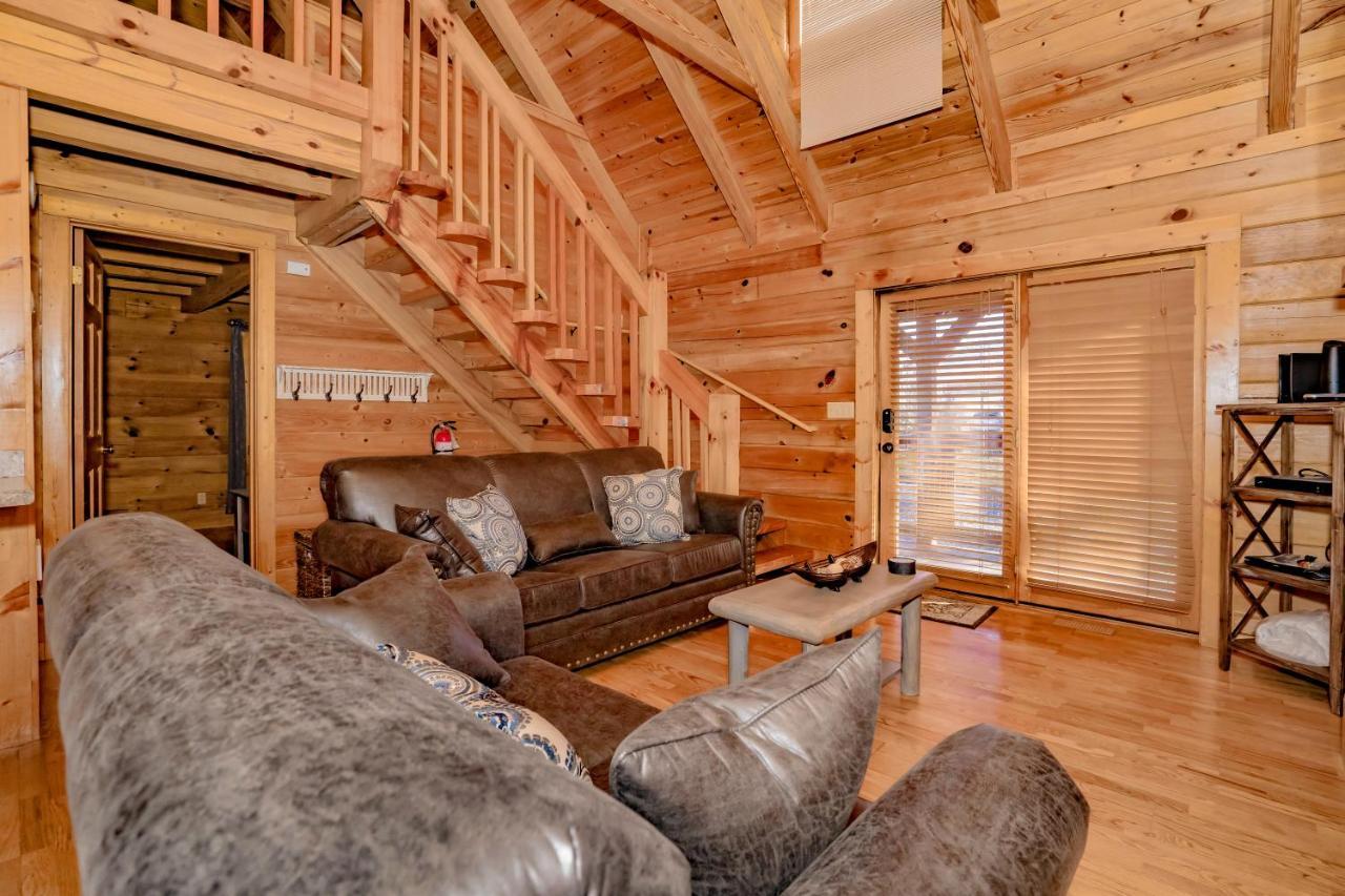 Yogis Lair, Hot Tub, Foosball, Wifi, 1089 Free Tickets Each Paid Day, Dollywood And Gatlinburg