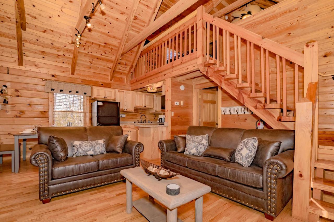 Yogis Lair, Hot Tub, Foosball, Wifi, 1089 Free Tickets Each Paid Day, Dollywood And