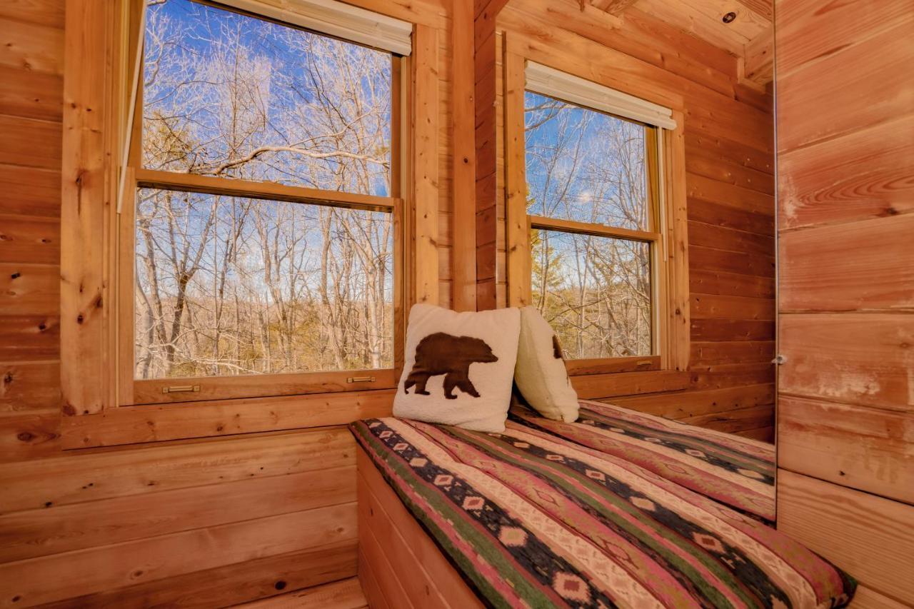 Yogis Lair, Hot Tub, Foosball, Wifi, 1089 Free Tickets Each Paid Day, Dollywood And * Gatlinburg