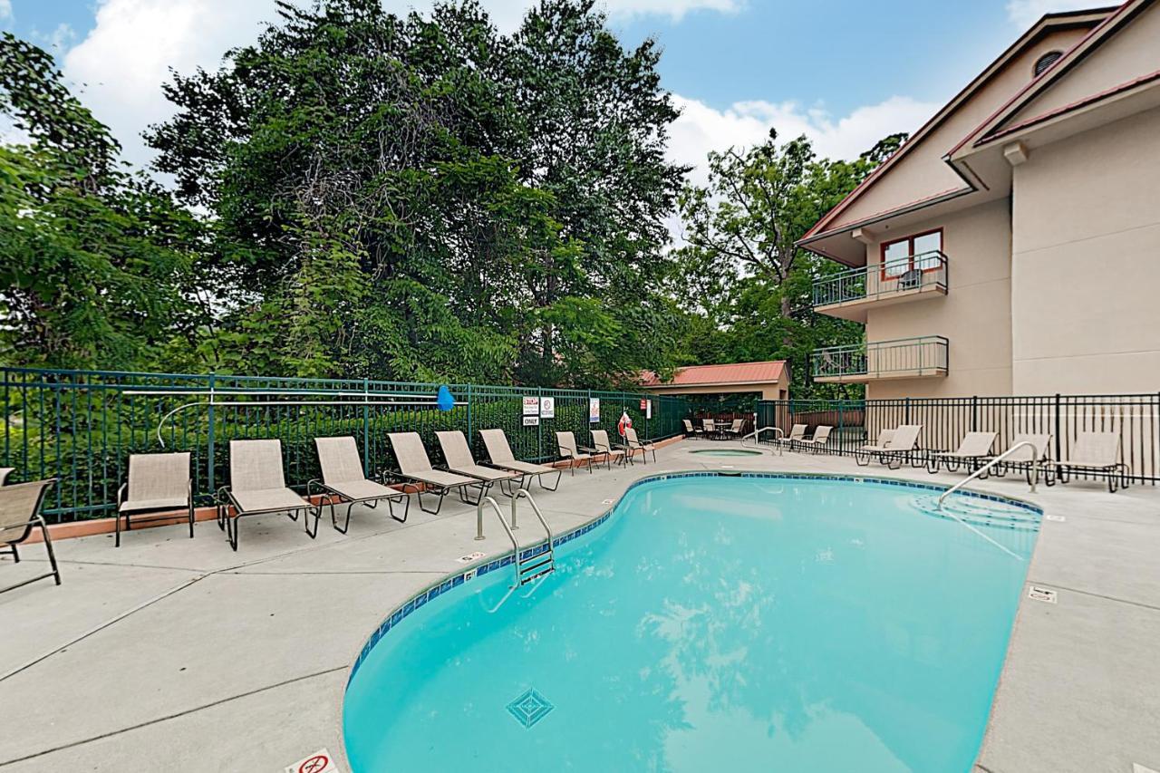 Apartment Summit Manor Unit B3062
