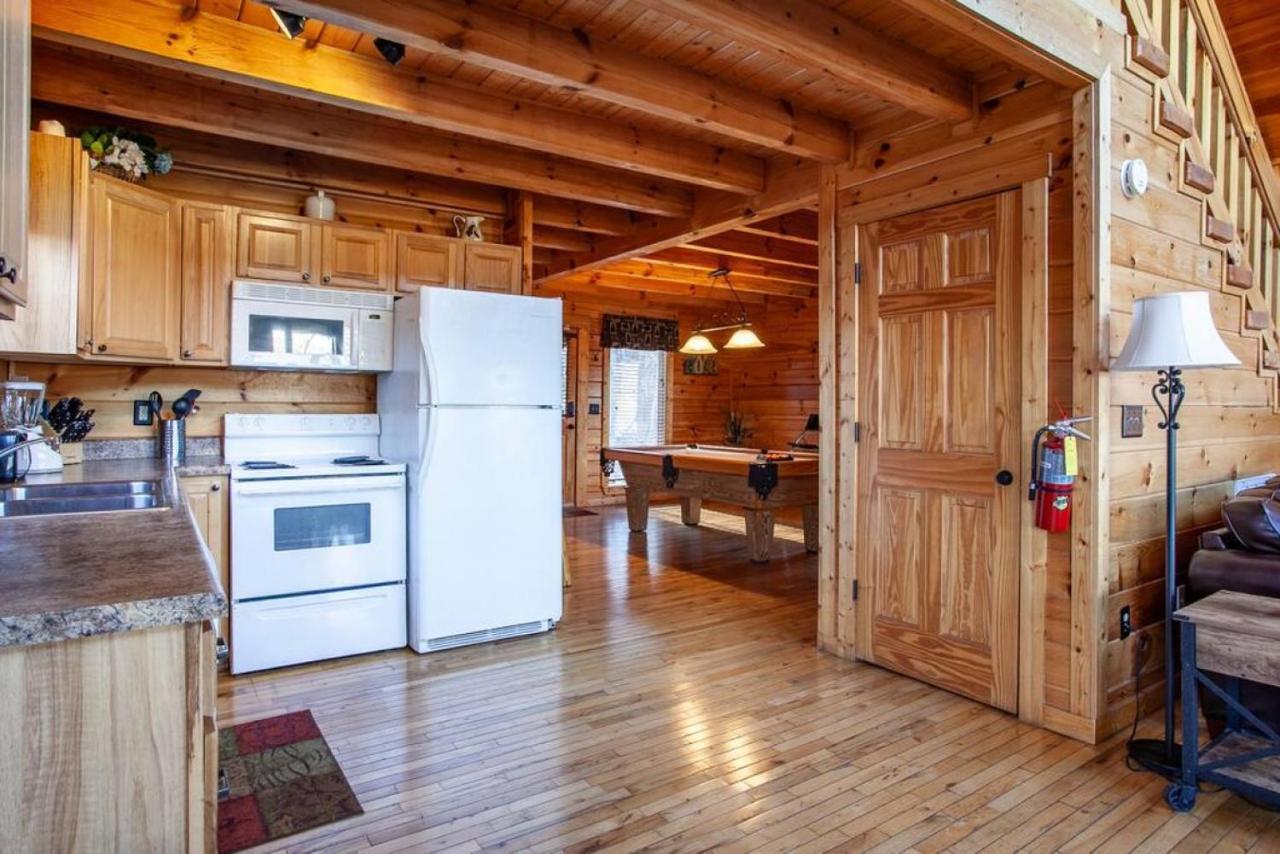 Holiday home Whisk A Way With Hot Tub, Pool Table And Jacuzzi