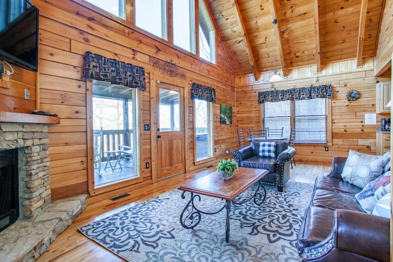 Whisk A Way With Hot Tub, Pool Table And Jacuzzi