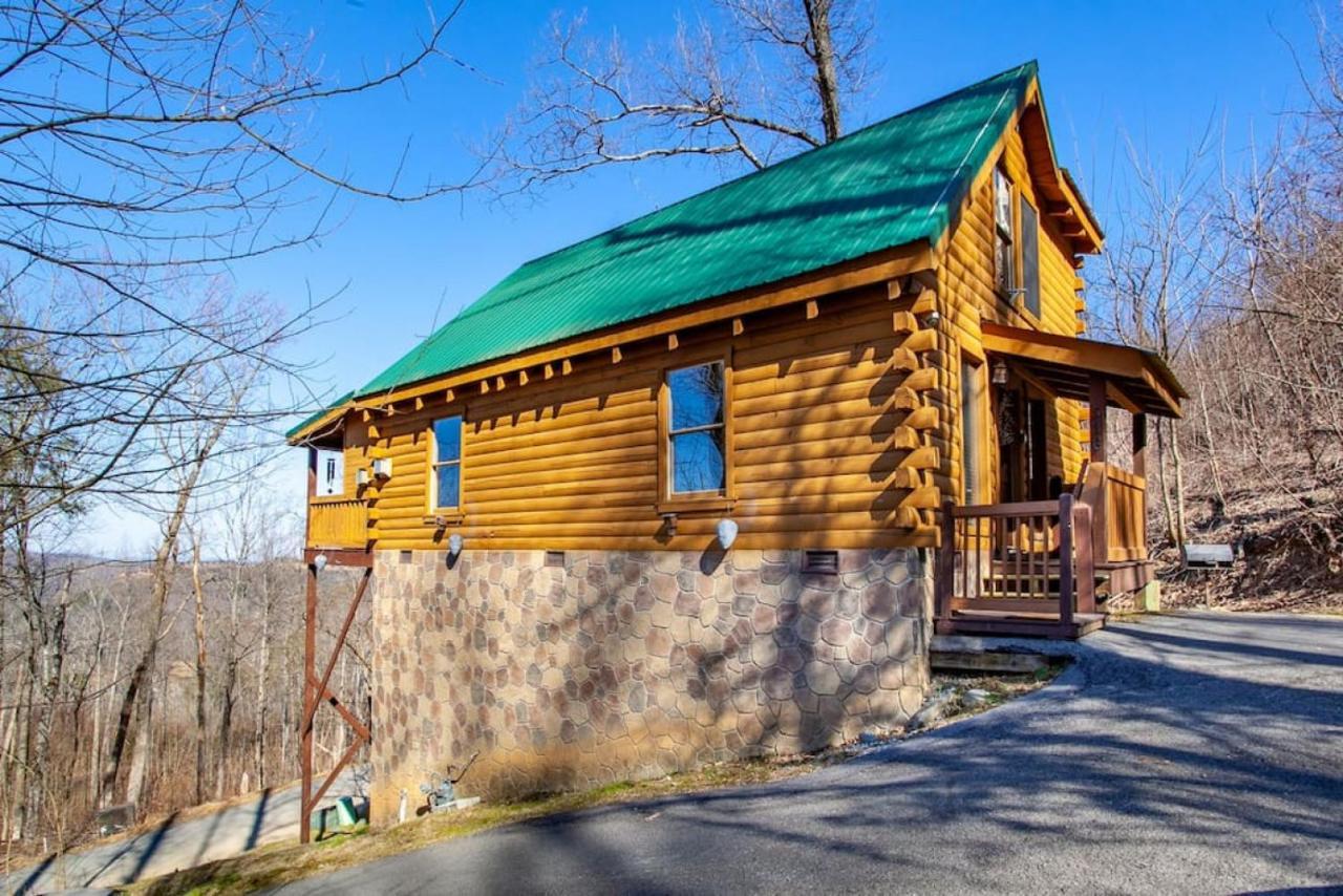 Whisk A Way With Hot Tub, Pool Table And Jacuzzi Holiday home *