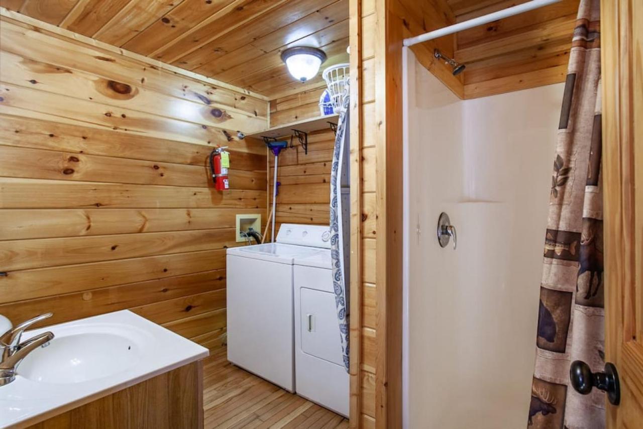 Holiday home Whisk A Way With Hot Tub, Pool Table And Jacuzzi
