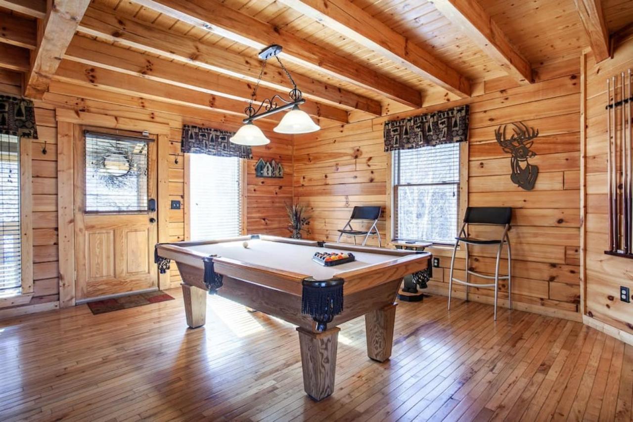 Whisk A Way With Hot Tub, Pool Table And Jacuzzi Holiday home *