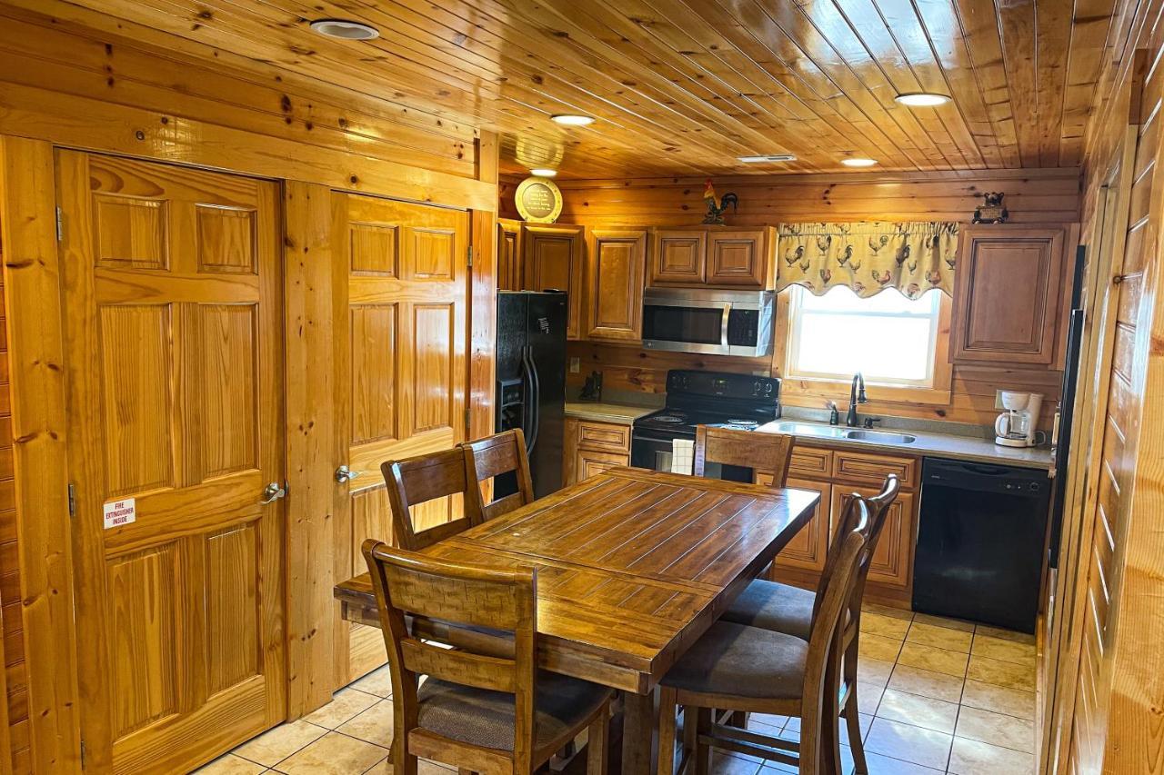Holiday home Black Bear Hideaway